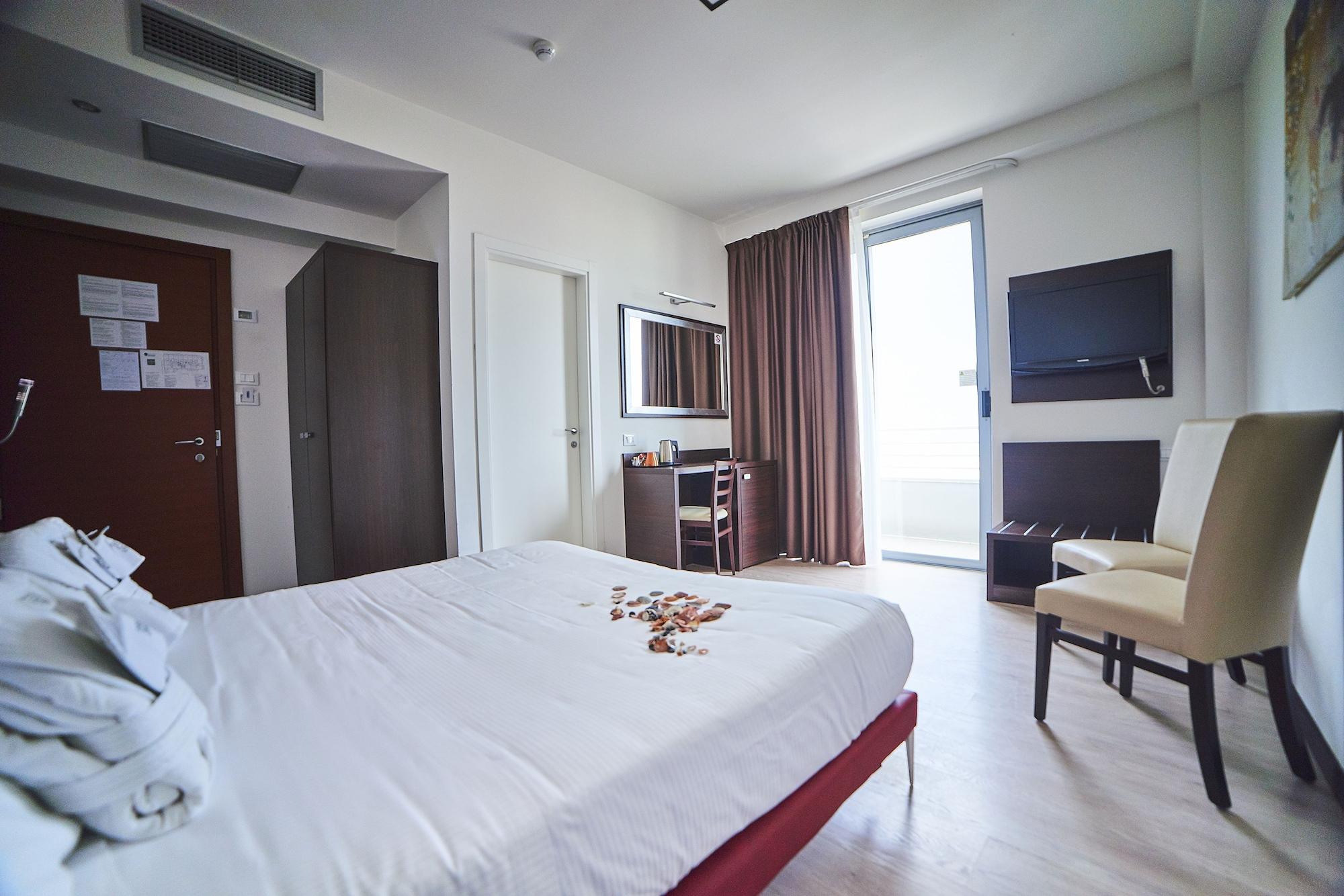 Alisei Palace Hotel Rimini Buitenkant foto