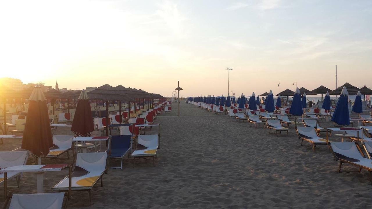 Alisei Palace Hotel Rimini Buitenkant foto